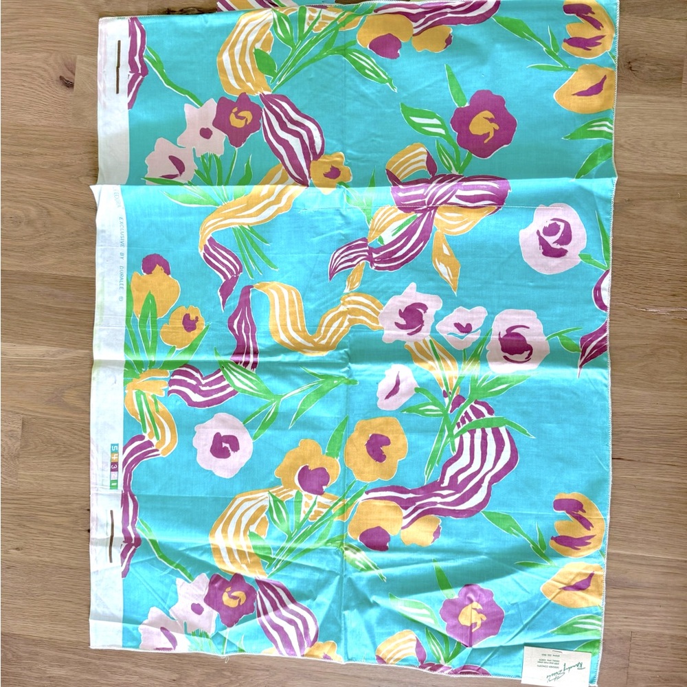 Vintage 1970s durable chintz sample in leedora (pattern 7292)